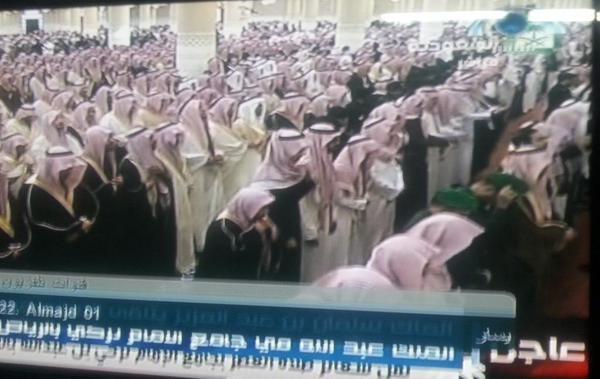 پیکر &laquo;ملک عبدالله&raquo; به مسجد &laquo;الامام ترکی&raquo; منتقل شد/خواندن نماز میت بر پیکر &laquo;عبدالله بن عبدالعزیز&raquo;+تصاویر