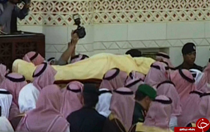 آغاز مراسم بیعت با پادشاه و ولیعهد عربستان سعودی/ پیکر &laquo;ملک عبدالله&raquo; در گورستان &laquo;العود&raquo; ریاض دفن شد+ پیام&zwnj;های تسلیت و تصاویر