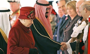 ملک عبدالله خطاب  ملکه الیزابت: حواست به رانندگی باشد!