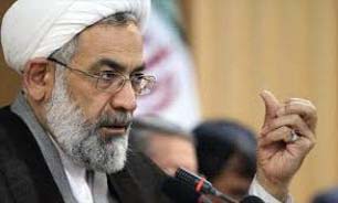 نامه رهبر انقلاب اسلامی تلنگر بیداری جوانان غربی از خواب غفلت است