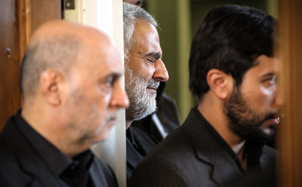 اشک های حاج قاسم سلیمانی در فراق همرزمان+عکس