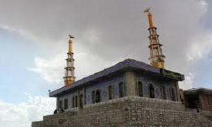 روستای بابا گور گور یک مکان تفریحی و زیارتی برای گردشگران