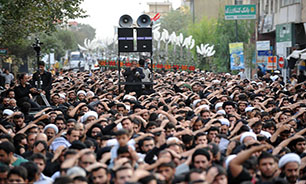 تشکیل بزرگترین هیئت زنجیر زنی توسط کارکنان لشگر 77پیروز خراسان