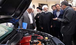 خودروی برقی ـ بنزینی در پایان جلسه هیات وزیران رونمایی شد