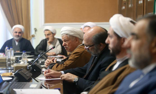 روشنفکران اسلامی میدان&zwnj;دار نباشند جریانات انحرافی جوانان را جذب خواهد کرد