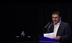 از نبرد با مسئولان لذت نبرید/ در مقابل هر کس گفت بالای چشم سینما ابروست ایستادم