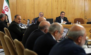 تردد خودروهای بالای 2500 سی سی در خارج از مناطق آزاد ممنوع شد