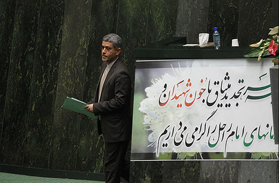 گزارش تصویری از دریافت کارت زرد توسط طیب&zwnj;نیا