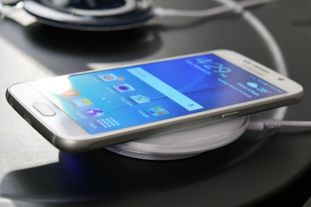 نشان افتخار نوآورانه&zwnj;ترین محصول به Galaxy S6 Edge تعلق گرفت