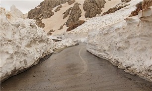 برف‌ر‌وبی گردنه تته شهرستان سروآباد پس از۴ ماه