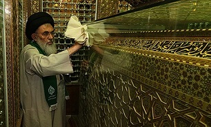 غبارروبی حرم مطهر حضرت شاهچراغ (ع) + تصاویر
