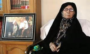 برگی از کتاب خاطرات روحانی درباره مادرش