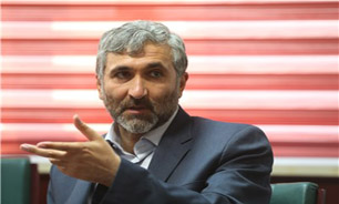 «علی ضیاء» مجری ویژه برنامه تحویل سال شبکه یک/ «پایتخت 4» برای نوروز 95/ «علی‌البدل» مقدم یکی از گزینه‌های ماه رمضان