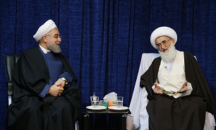 غرب بداند که فرهنگ تسلیم ناپذیری امام از سوی رهبری و دولت ادامه دارد/ مذاکره کنندگان متدین و انقلابی هستند