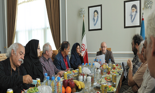 ديدار صميمانه معاون هنری و هیأت مدیره خانه تئاتر برگزار شد