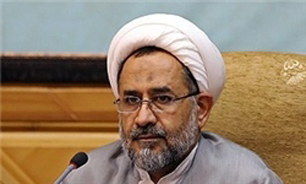 اظهارات وزیر سابق اطلاعات درباره علت عدم بازدید رهبر معظم انقلاب از "نمایشگاه کتاب"