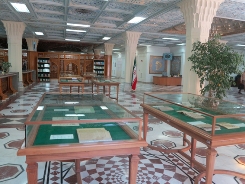 نمایش قرآنی به دستخط مبارک حضرت علی(ع) دركتابخانه مركزي آستان قدس رضوي