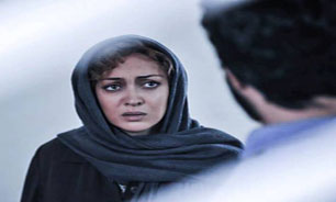 نقش هایم را از صافی خود می گذرانم