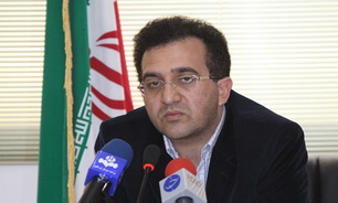 حسین میرزایی به تماشای نمایش های جشنواره هفدهم نشست