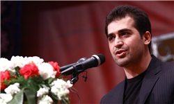 تمام پنجره را غرق حسن یوسف کن/ دل اهالی این کوچه را تصرف کن