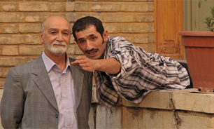 موسیقی"خط" از سازهای زنده استفاده کرده است.