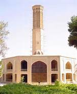 بادگیر  باغ دولت آباد به میدان اصلی شهر یاسبرین مجارستان می رود