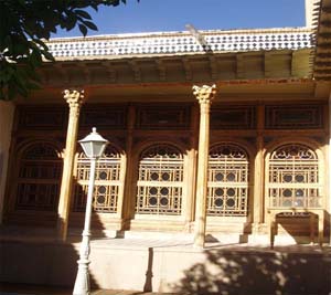 کدام خانه در فارس به موزه هنر معروف است؟