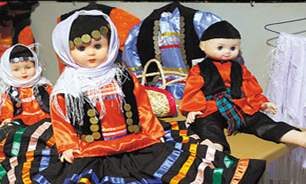 برگزاری نمایشگاه و کارگاه آموزشی عروسک‌های آیینی و نقاشی های عشایر در کاخ نیاوران