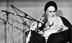 حس وحالمان لحظه عکس گرفتن از امام (ره) متفاوت بود/ مهربانی چهره امام هر نگاهی را مجذوب می‌کرد