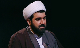 دشمنان از هیبت و جمعیت و شجاعت سربازان و نیروهای مسلح ما می‌ترسند
