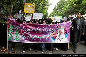 راهپیمایی دانش آموزان مشهدی درحمایت از حجاب و عفاف +تصاویر