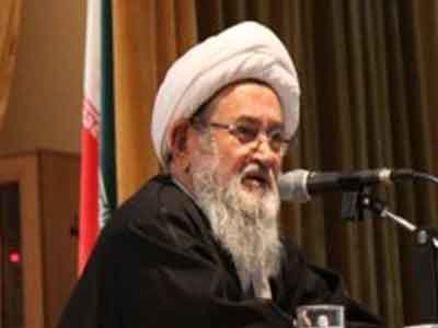 تجلیل از نخبگان جوان مازندران در حضور نماینده ولی فقیه در ساری