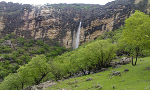 آبشاری بکر در دل کوهستان "بابامنیر" + تصاویر