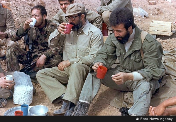 یک لیوان چایی میهمان شهیدان+عکس