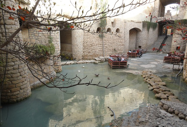 "شهر زیرزمینی" در دل تنها جزیره مرجانی دنیا+تصاویر