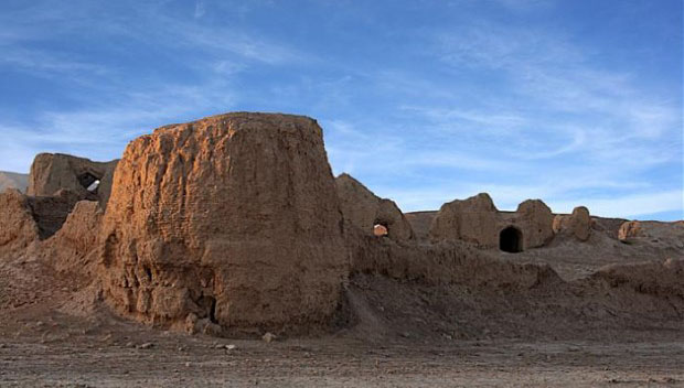 قلعه تاریخی کهنه با قدمتی نا مشخص+تصاویر