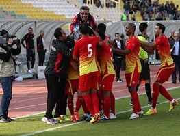 جدول نقل و انتقالات لیگ برتر/هواداران پرسپولیس باید نگران باشند؟/عملکرد نه چندان چشمگیر فولاد