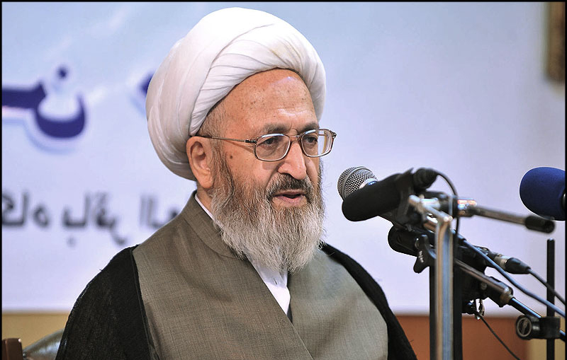 علمای اسلام برای ریشه کنی جهالت در امت اسلام تلاش کنند