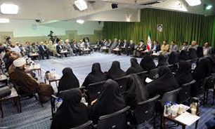 دیدار مقام معظم رهبری با شاعران/ برگزاری نخستین همایش بین المللی زبان فارسی