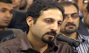 غزل‌خوانی شاعری جوان در محضر رهبر معظم انقلاب + فیلم