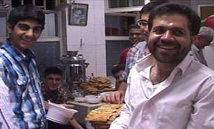 مهمانداران الهی پذیرای مدعوین خانه خدا + فیلم
