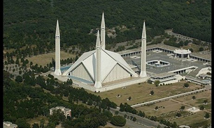 مسجدی مدرن با نورپردازی زیبا