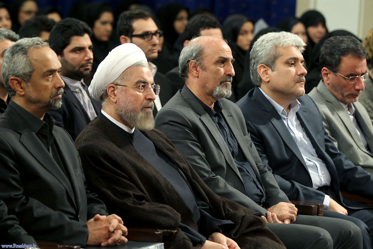جمعی از نخبگان جوان کشور با رئیس جمهوری دیدار کردند