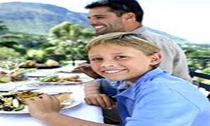 غذا خوردن با والدین؛ کلید لاغری نوجوانان