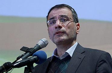 فرجی‌دانا معتقد است نباید شورای‌عالی انقلاب فرهنگی با نظر هیئت علمی مخالفت کند