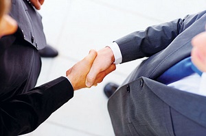 چگونه اعتماد دیگران را جلب کنیم؟