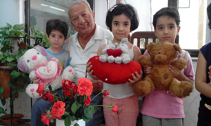 خداحافظی پیرمرد77ساله با دنیای کودکی اش