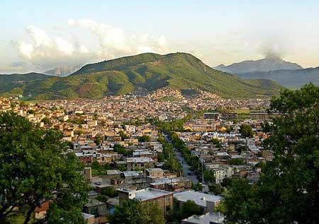 چشمه کف جوش با تالاب آب شیرین در مریوان + تصاویر