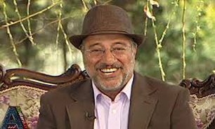 "علیرضا خمسه" خاطره دوران کودکی خود را زنده کرد/ تقدیر از بزرگان حوزه طنز و تیم جمعه ایرانی و کوی نشاط