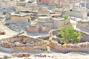 شهر آدم کوچولوها در دل نگین کویر:

ماخونیک خراسان جنوبی یکی از 7 روستای شگفت انگیز در جهان